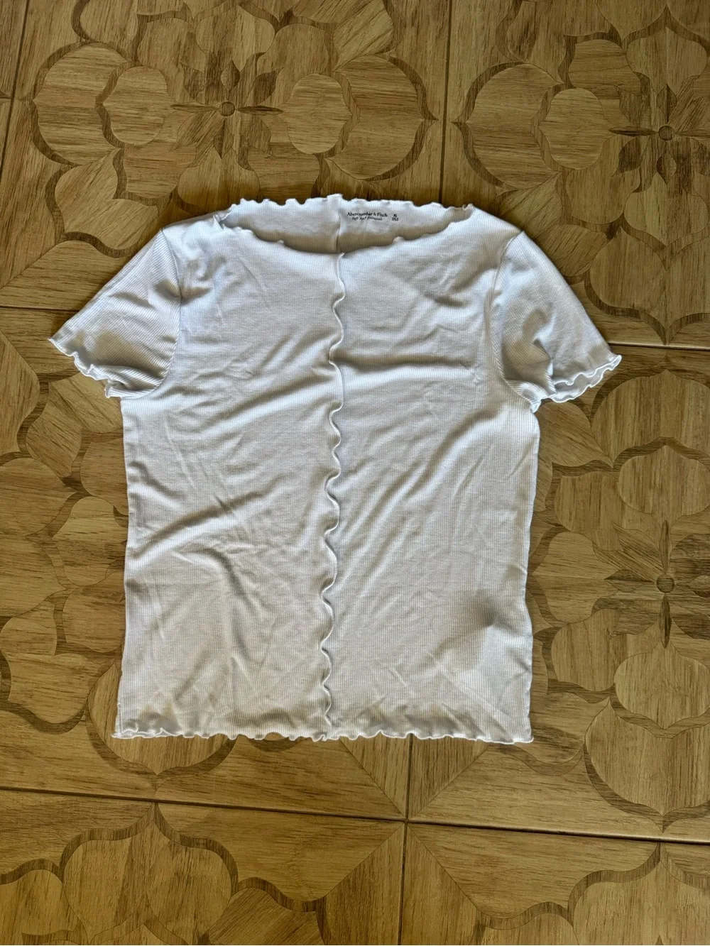 Abercrombie & Fitch White Ruffle-Trim Ribbed Tee